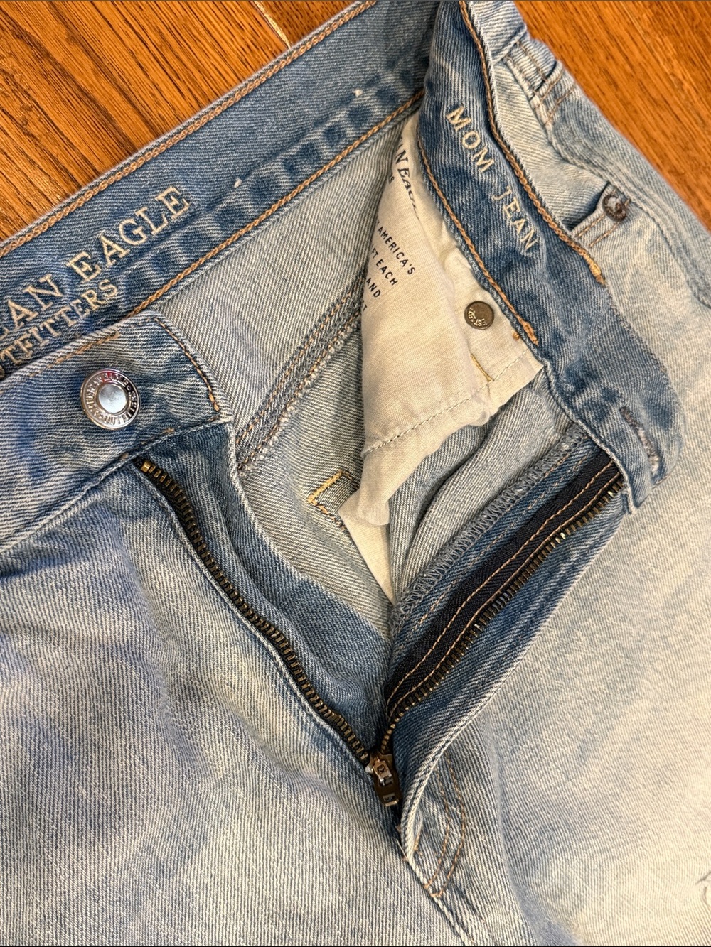 American Eagle Mom Jean - Picture 5 of 11